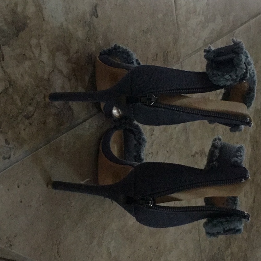 Shoes - Picture 2 of 3